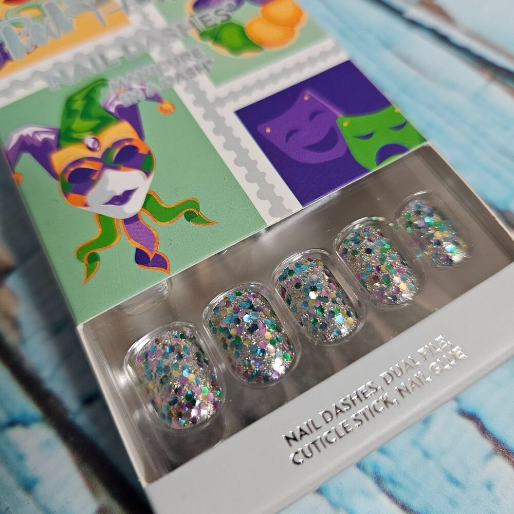 Red Aspen Nail Dashes Groovin’ at Mardi Gras Manon Short Square Glitter Pres NEW - Picture 2 of 4